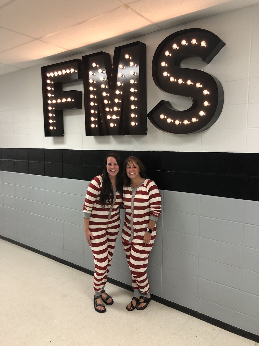 NMoon_FSD's tweet photo. Love the school spirit!! #TheKnightWay https://t.co/3zjjZMHCNO