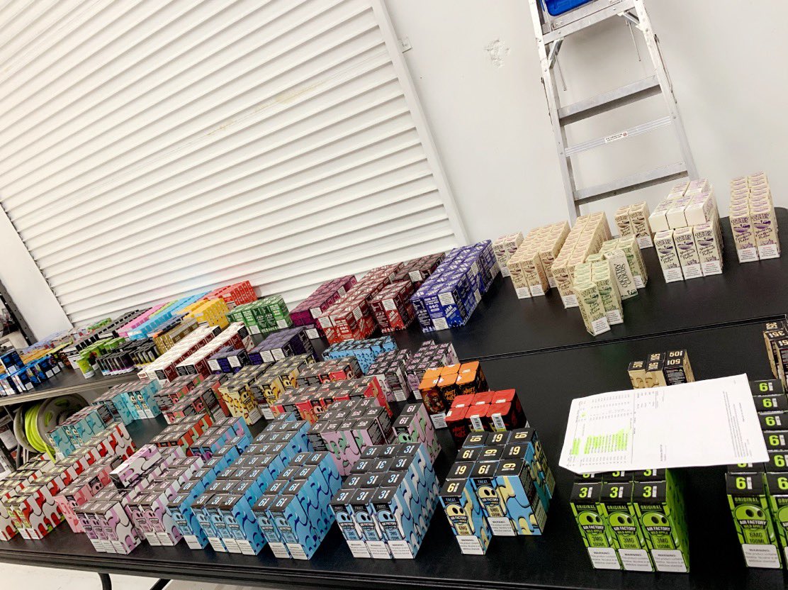 vapedealcom's tweet photo. 🚨RESTOCK! 🚨 We have lots of new products coming - check out https://t.co/jbGKNgEnLd for more!😍
•
•
•
#vape #vapenation #vapeporn #eciggarette #vaping #vapin #vapinglife #vapelifestyle #vapelifestylez #vapegod #vapegods #vaperazzi #vapeforlife #vapeon #vapeonline #vapeonly https://t.co/9o905OlkDb
