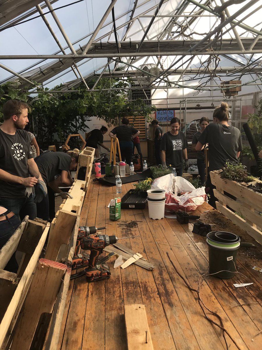 JenVanVleet's tweet image. Volunteer efforts. @Stantec #stantectogether