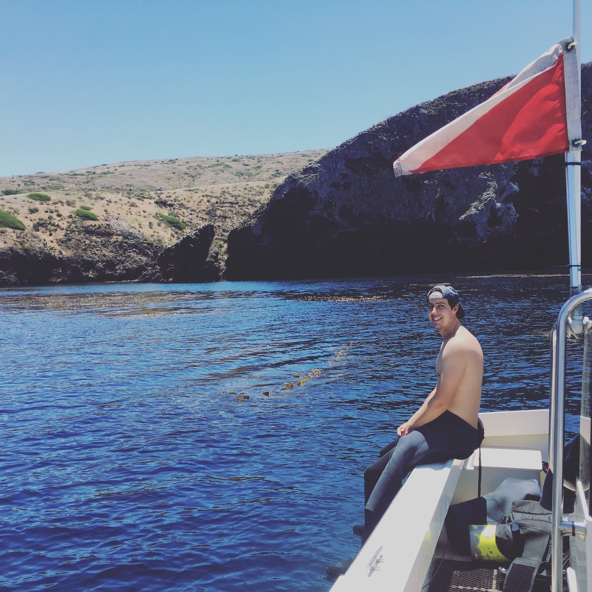 Congratulations are in order for Anderson lab MS student <a href="/LiebergesellMax/">Max Liebergesell</a>! He was awarded an <a href="/aaus/">AAUS</a> research grant for his proposal titled “Investigating predation on purple urchins (Strongylocentrotus purpuratus) within kelp forests &amp; urchin barrens”. Great job Max! <a href="/SDSUResearch/">SDSU Research</a>