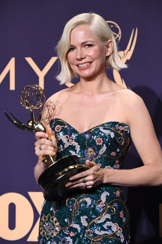"Fosse/Verdon" star MICHELLE WILLIAMS is in the Winner's Circle at the 2019 Emmy Awards, right where she belongs! Hair by #ChrisMcMillan for <a href="/McMillanSalon/">Chris McMillan The S</a> #BevHills  #MichelleWilliams #EmmyAwards2019 #HairChrisMcMillan