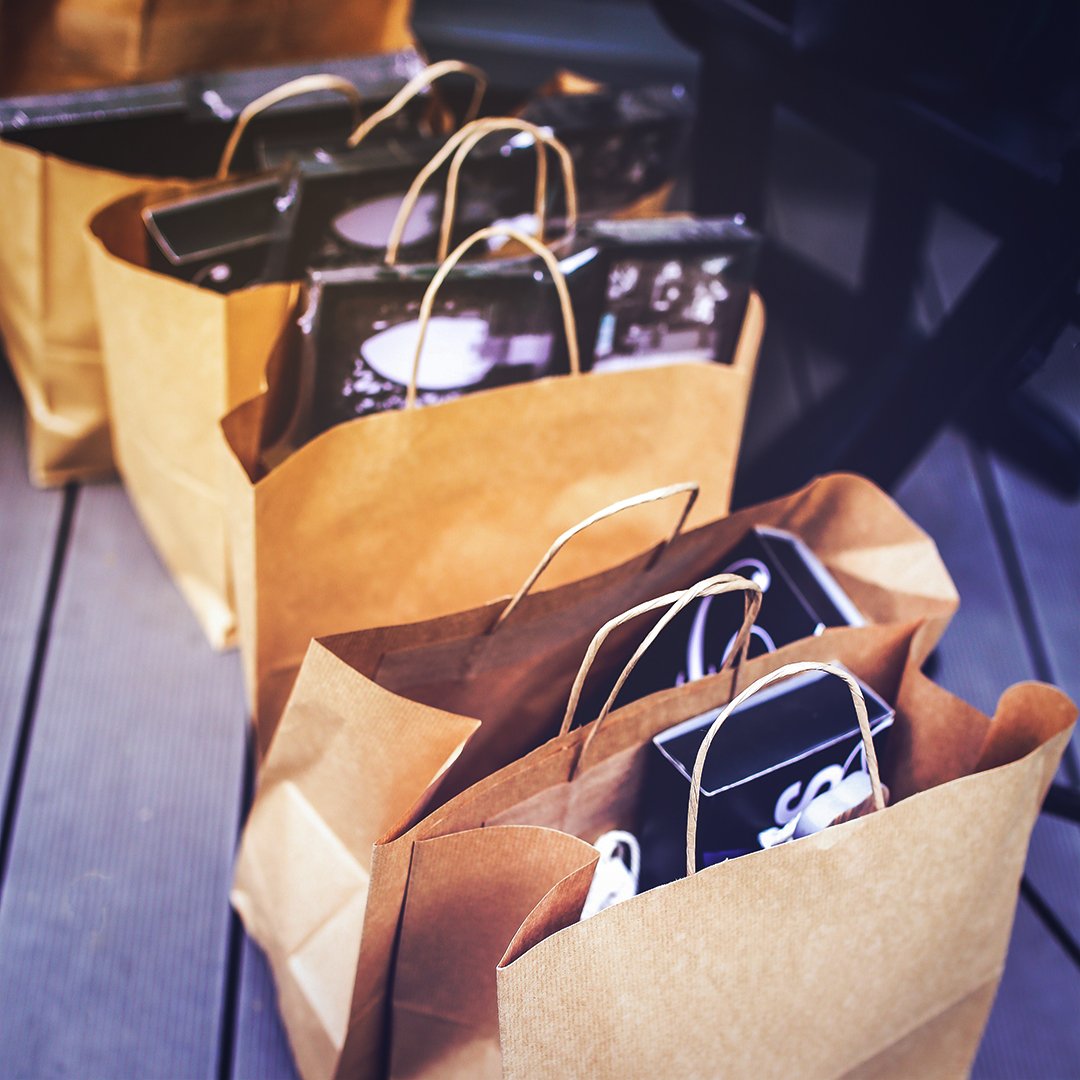 Focus4's tweet photo. Need some ideas for your upcoming trade show or event? Check out this article from Eventbrite about putting together a fun, memorable swag bag that won't make your marketing department scream :D 
https://t.co/0igqLhk2KS
#swag #eventmarketing #tradeshow https://t.co/5vts2HOTpF