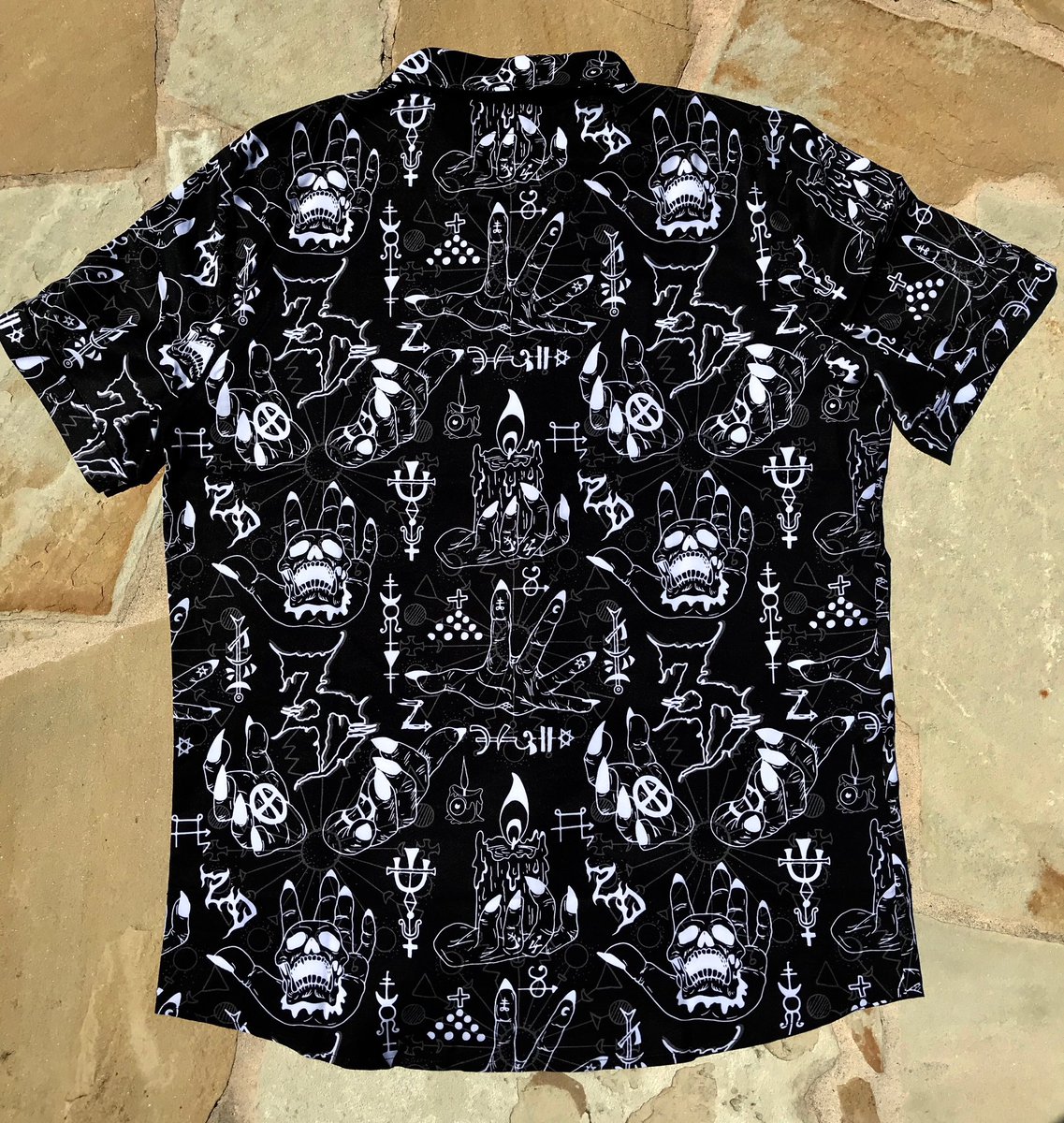 Wobble_Factory's tweet image. **GIVEAWAY**

Who’s Zed?
Zeds Dead baby

Rules are as follows:
1. Must be following us
2. Must RT this tweet
3. Guess a number 1-5,000

Winner will be drawn Thursday 9/26 at 2PM CST

These are going to be our last button ups of the year. Good luck (: