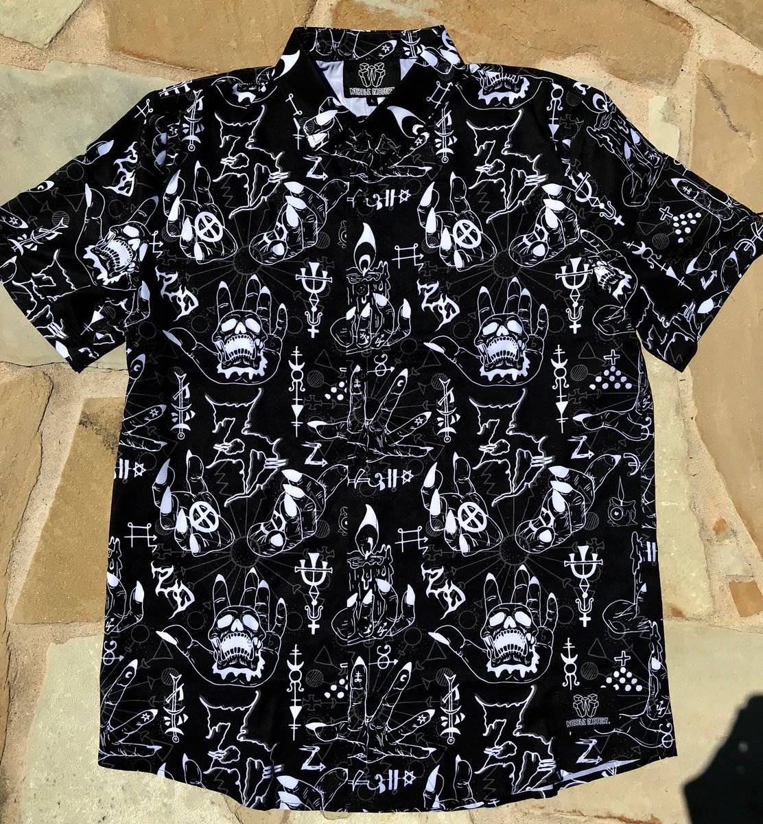 Wobble_Factory's tweet image. **GIVEAWAY**

Who’s Zed?
Zeds Dead baby

Rules are as follows:
1. Must be following us
2. Must RT this tweet
3. Guess a number 1-5,000

Winner will be drawn Thursday 9/26 at 2PM CST

These are going to be our last button ups of the year. Good luck (: