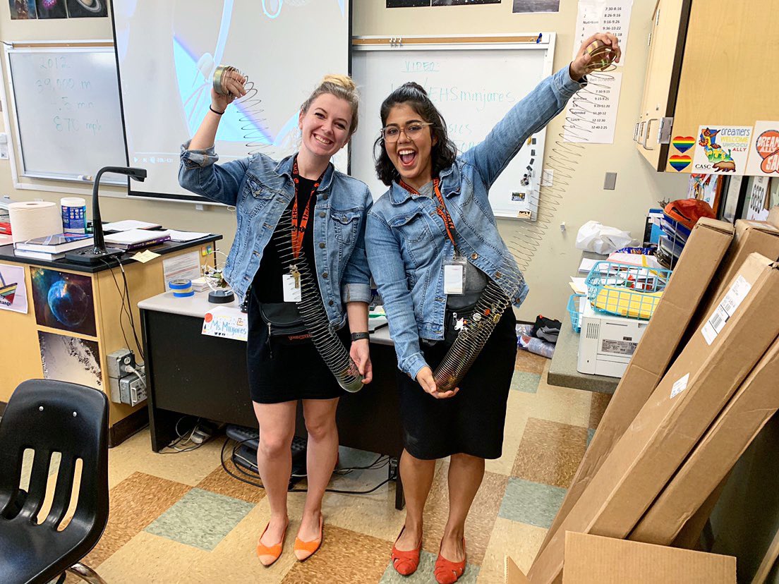 Ditophysics's tweet image. @ehscougars physics team takes on twin day! #ehsphysics