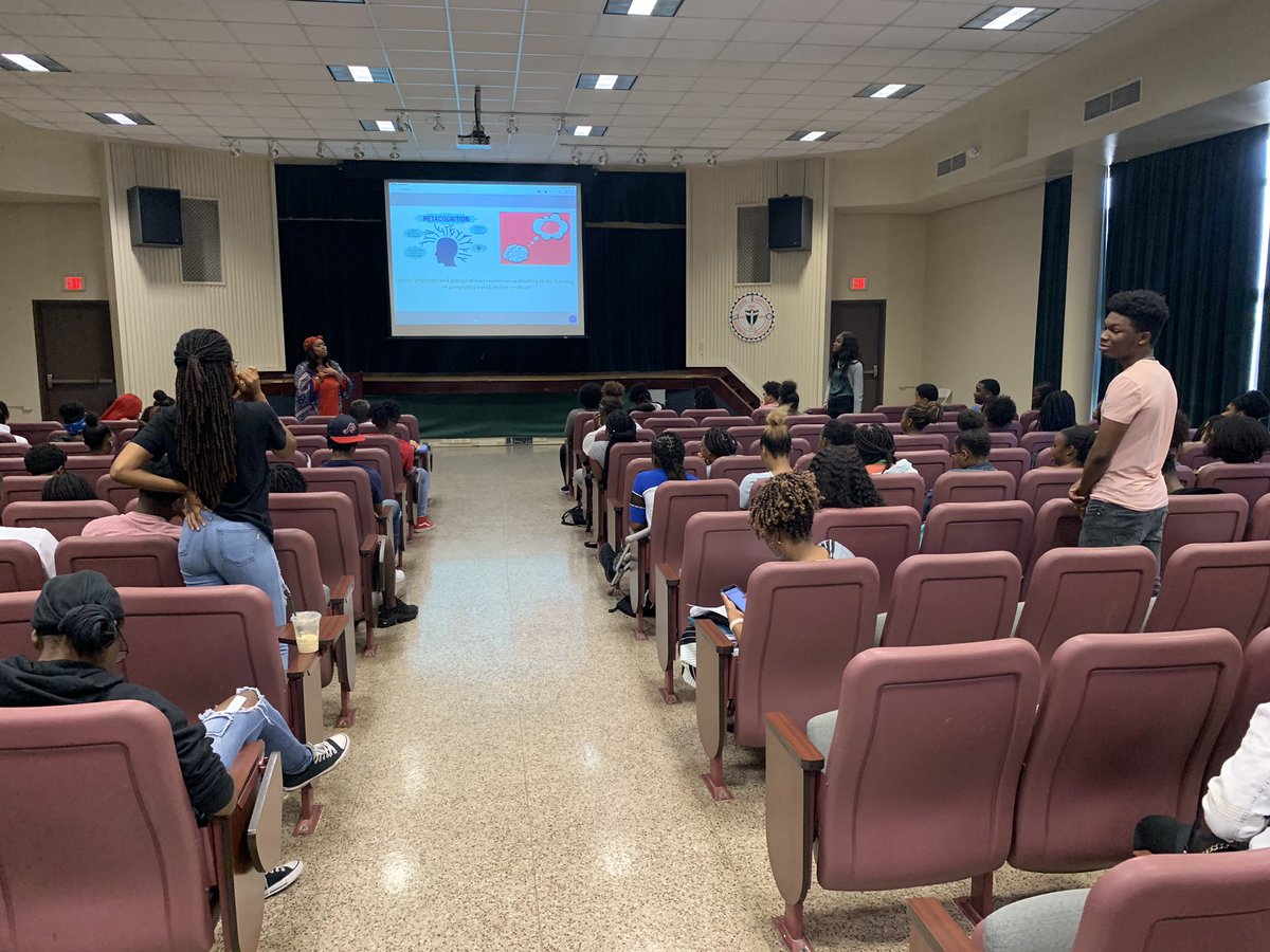 DesiStephens's tweet photo. #famu_cst students learning about Metacognition with Dr. Sermon! https://t.co/Sfzzwl0rac