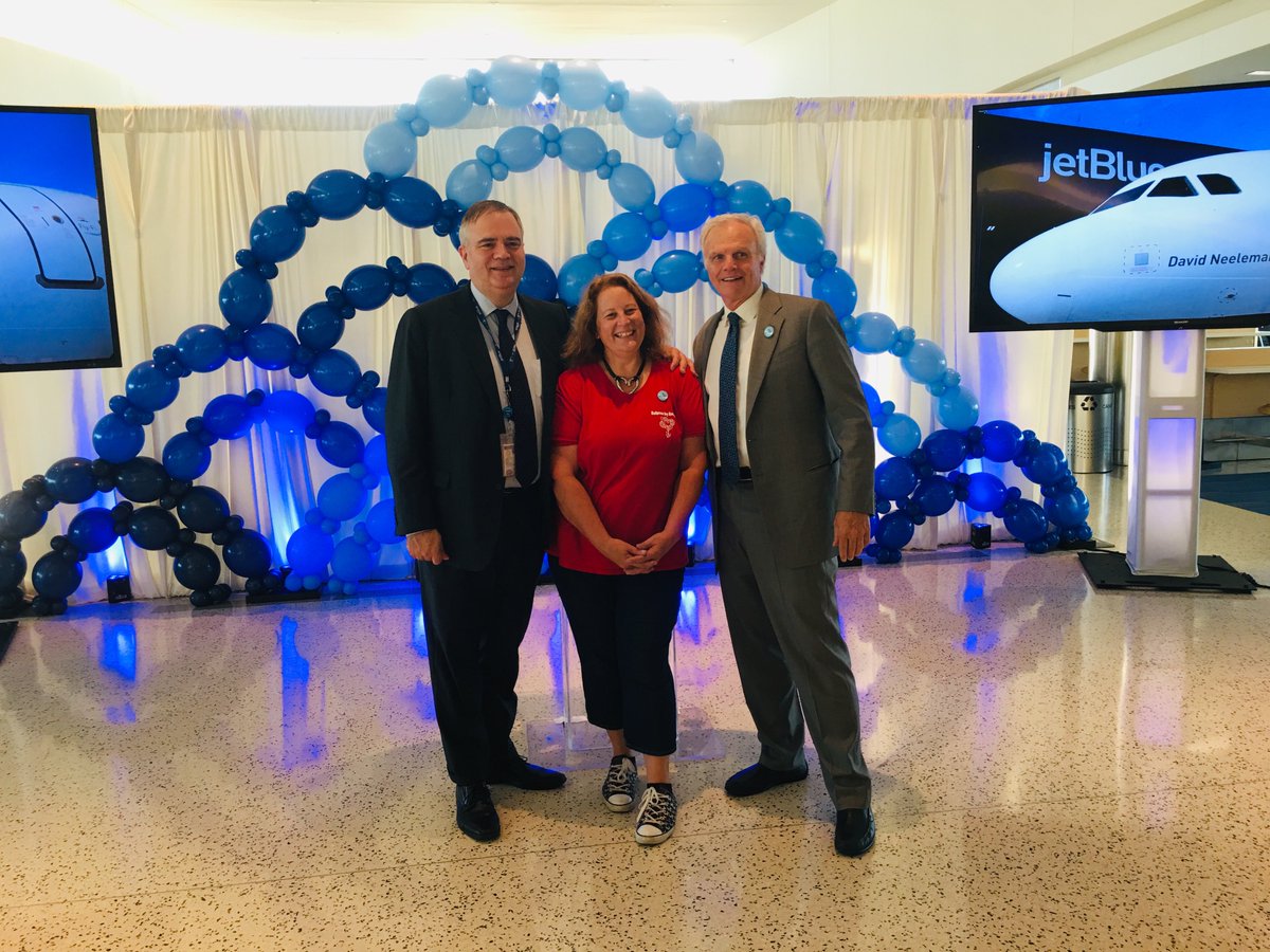 BalloonsByA's tweet photo. It was an honor for #balloonsbyamanda to design and create the backdrop for #jetblue to launch of their newest plane- the A321neo named for founder David Neeleman. https://t.co/3gOsiNsYjj