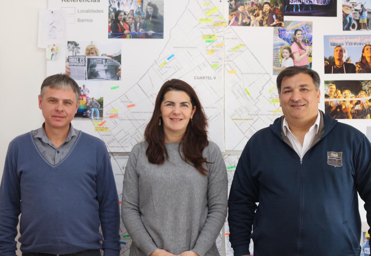 marielfmoreno1's tweet photo. Me visitó Gustavo Legname, Secretario de Culto del Municipio de Hurlingham, y el compañero Marcelo Bellota. Nos ofrecieron su apoyo y acompañamiento en el camino que estamos transitando para sacar a #Moreno del abandono. https://t.co/9anLr6PhsX