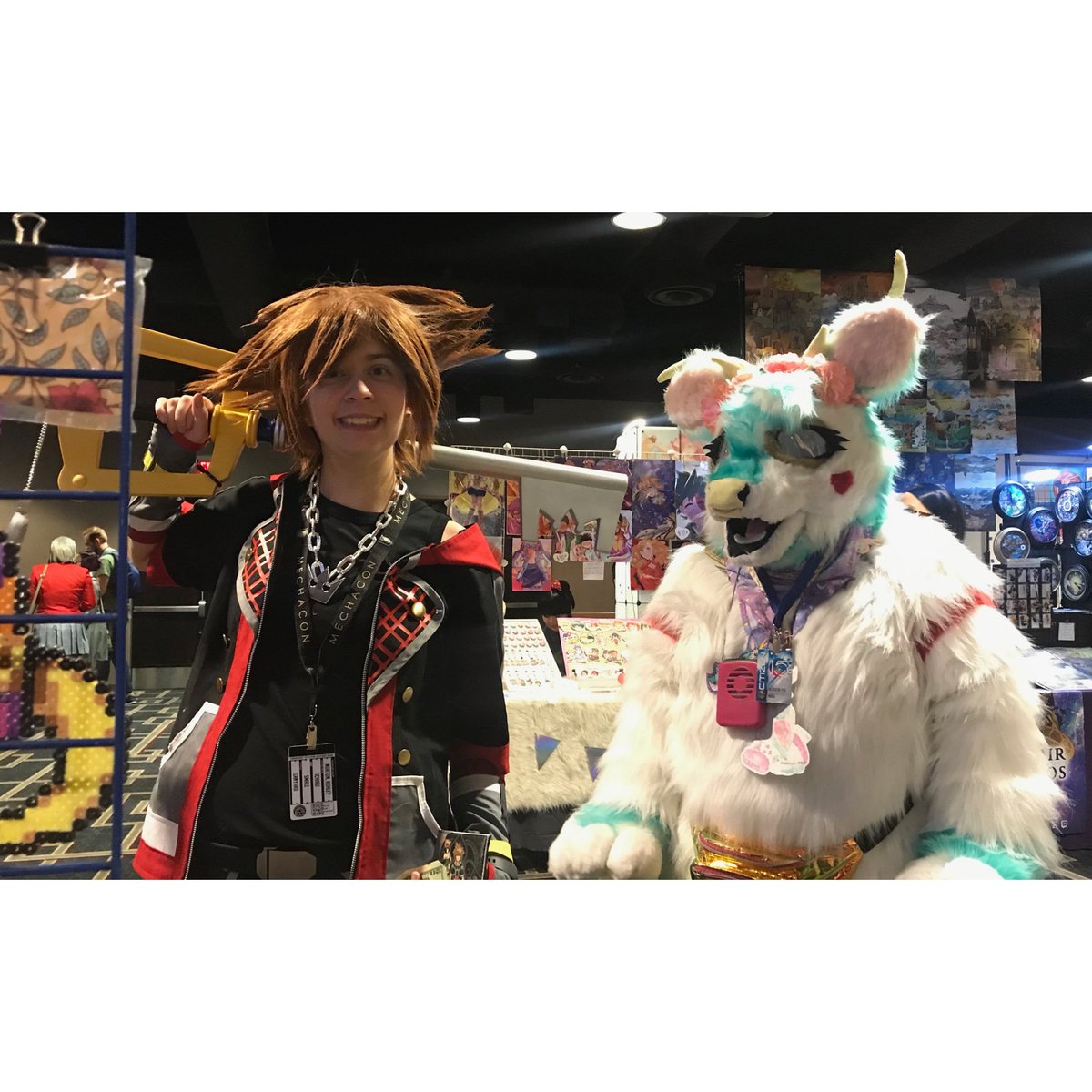 CorsSmores's tweet photo. Sora made a friend 🗝️💖 #mechacon #mechacon2019 #mechacon2319 #bestconever #furry #fursuit #Fursona #kingdomhearts #thankyou https://t.co/ToRPPL7gPc