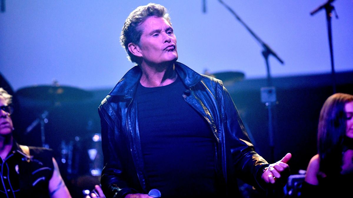TheAVClub's tweet photo. David Hasselhoff displays excellent musical taste by covering Jesus And Mary Chain’s “Head On” https://t.co/dczBUqkHHr https://t.co/1anuesOmeI