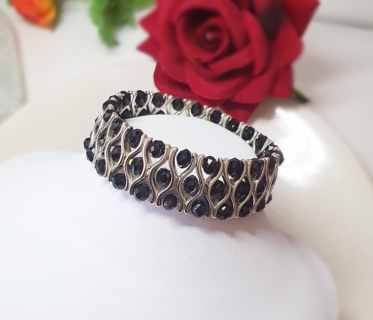 OliviaGraceJill's tweet image. Here’s a couple of stretchy sparkle crystal cuff bracelets in lilac &amp;amp; black available in my #etsy shop 🖤💜
Beadchicbyj.etsy.com
#crystalbracelets #cuffbracelets #sparklybracelets #christmasjewellery #halloweenjewellery #etsyseller #shopsmall #uksmallbiz #handmadeinyorkshire