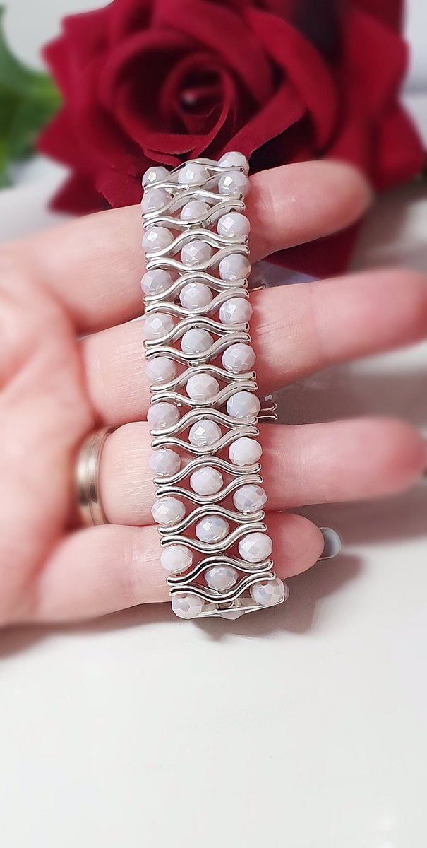 OliviaGraceJill's tweet image. Here’s a couple of stretchy sparkle crystal cuff bracelets in lilac &amp;amp; black available in my #etsy shop 🖤💜
Beadchicbyj.etsy.com
#crystalbracelets #cuffbracelets #sparklybracelets #christmasjewellery #halloweenjewellery #etsyseller #shopsmall #uksmallbiz #handmadeinyorkshire