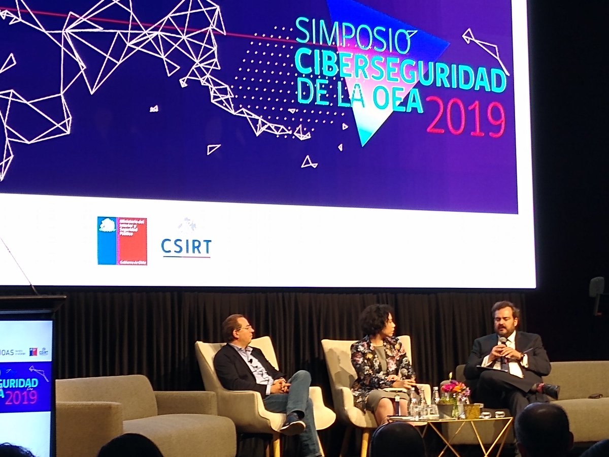 RodrigoLobos's tweet photo. Panel: #Seguridad digital y su impacto en el desarrollo regional y económico con #MarioDeLaCruz @CANIETI @santiagopinzong @ANDI_Colombia Moderadora @gchaviles @ExpansionMx (¿y la subsecretaria @pamgidi @subtel_chile? @Hay_Mujeres !) https://t.co/xMJw0qWu0a