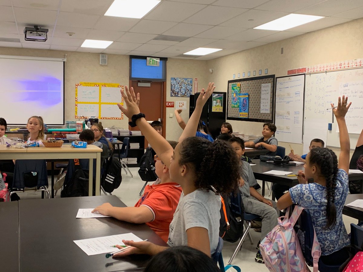 angiebre10's tweet photo. "You had me at M&M Cupcake....." T's like Mrs. Stanley-Wilson creating fun and engaging activities during our "Flex-time!" Love that our T's are embracing this time and getting creative! #flextimemanager #allmeansall @Mr_Gogos_ @MMSMerilus @MarchMavericks https://t.co/9sgfFHDZRi