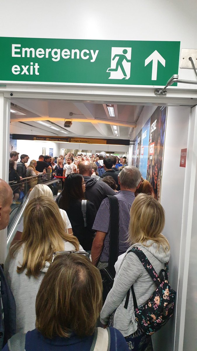 nippy1970's tweet photo. Why @STN_Airport is there a massive queue to get to baggage reclaims??? https://t.co/kSj0Wc42ul