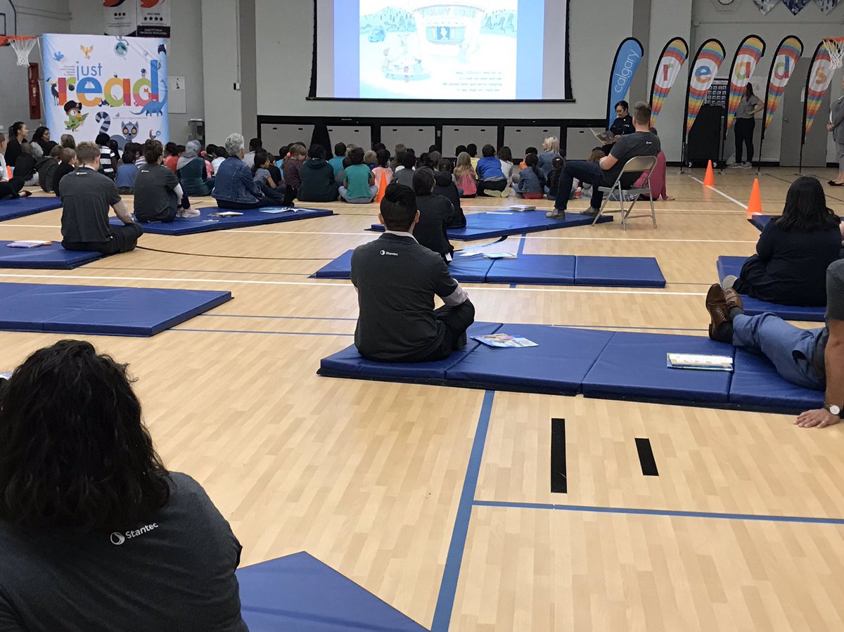 It’s time for these lucky kids to read with our <a href="/Stantec/">Stantec</a> volunteers in a <a href="/CalgaryReads/">Calgary Reads Big Book Sale</a> Reading Rally! Day 2 of Stantec in the Community Week going strong! #StantecTogether #volunteering #givingback #fortheloveofreading