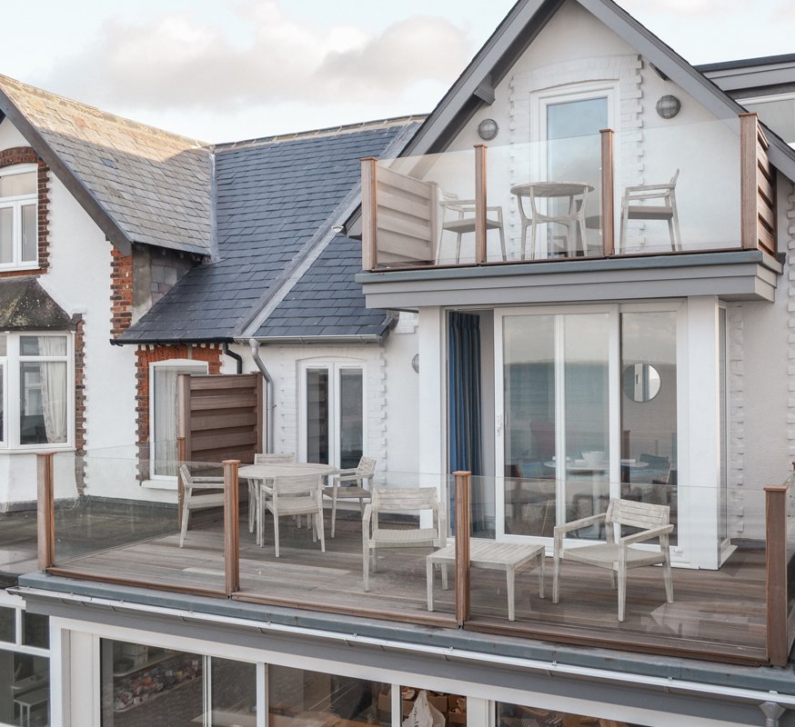 With views like this, we don’t blame our client for wanting to install a glass balcony…

To learn more about our glass balcony installation, please contact us through our website - zcu.io/Hn4H