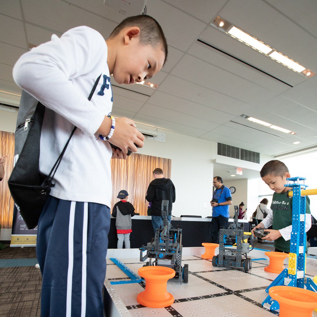 LoCoSTEMday's tweet photo. You got 'bots? We got 'bots! Come take our robotics for a test drive at the @NOVASySTEMic @TeamGearedUP and @team5338 demos! This Saturday, 9/28, 10 AM - 4 PM.  @ShoutOutLoudoun https://t.co/icPUeqmb7t