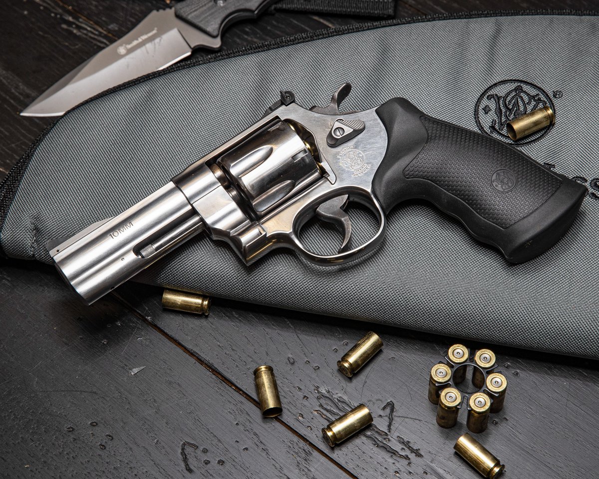 This Smith & Wesson ® Model 610 comes with a 4.0" barrel or a 6.5&...