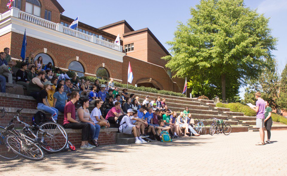 acc_climate's tweet image. Last week EMU students joined the #globalclimatestrike and walked out of their classes to join together for speeches and music. We&apos;re proud of our students for standing up for their passions, and for striking for the climate with students around the world! #studentsofcscs