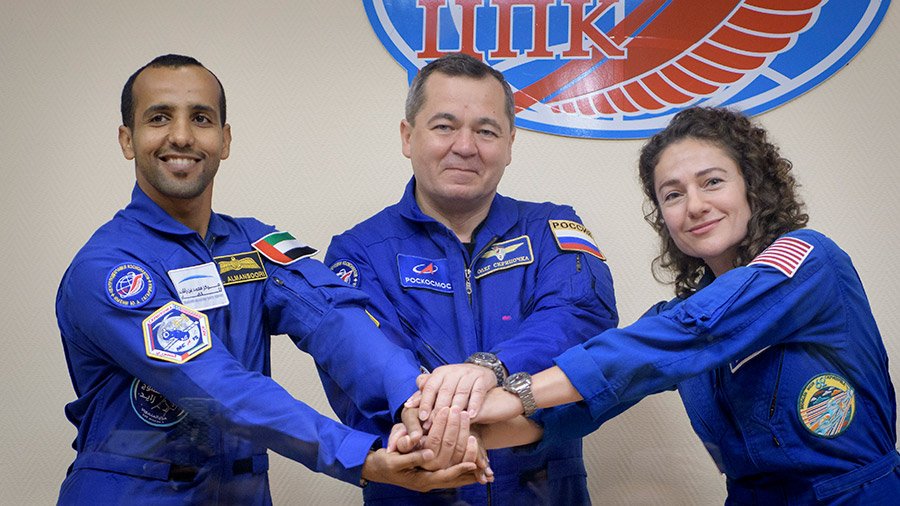 A new crew gets ready for launch Wednesday as a Japanese cargo ship orbits Earth on its way to resupply the station. Read more... go.nasa.gov/2kS2gOf