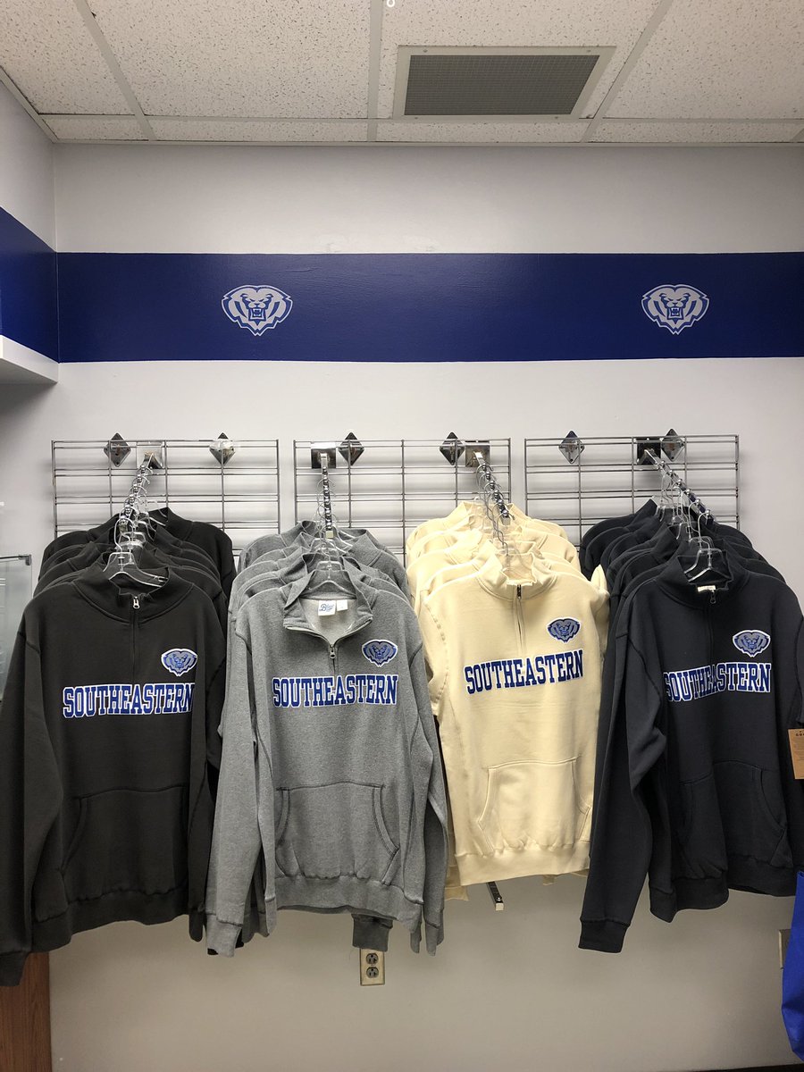 Giveaway time!!! The winner will be drawn this Friday and receive a quarter zip of their choice!!

In order to enter you must:
1. Follow us
2. Retweet this tweet