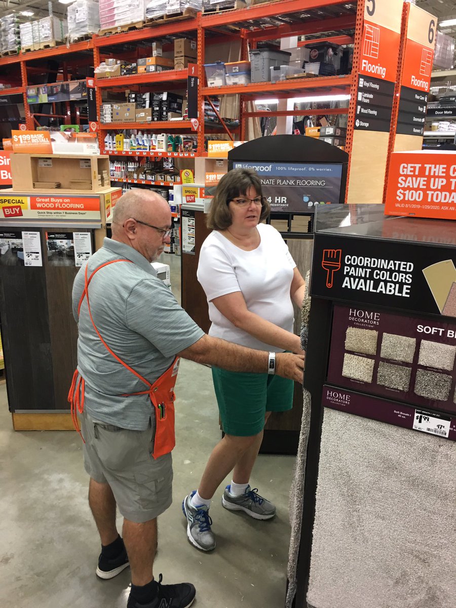 jcatbsu's tweet photo. Allen from D27 selling carpet. #universalselling great role play Vicky and Allen.  Thanks https://t.co/AyYfcORH7v