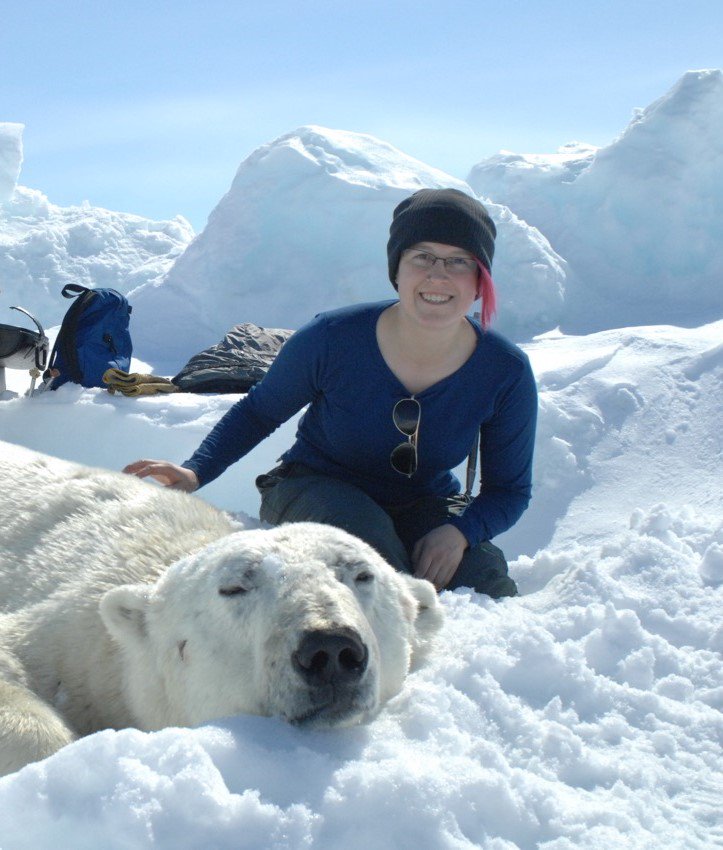 UVicENVI's tweet photo. New paper by PhD student @NP_Boucher from her MSc research on polar bears in the Beaufort Sea! Depending on the space they use (either nearshore vs. following ice retreat), polar bear diets vary.  Check out the paper for more info!
https://t.co/s8q6vHX1FA https://t.co/WwdlMeqdqa