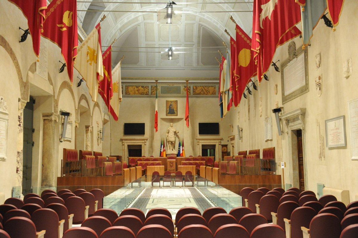 IstrCultura's tweet photo. Un grande giorno per gli #idonei. Il Consiglio di #RomaCapitale approva all'unanimità la mozione per la #prorogagraduatorie #PA in scadenza il 30/9. Ora tocca a Lei, Ministra @DadoneFabiana #decretosubito! Non ci deluda! @virginiaraggi @antoniodesant21 https://t.co/Ri2dH6TmSQ https://t.co/86fPVj7UXg