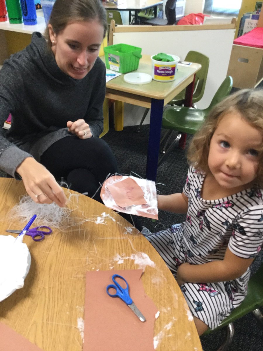 deanne_ELC's tweet photo. It was Crazy Pizza Day in PM speech group today. The kids made pizza at the art table. Even with whipped cream topping! #SuperSprouts, #PlayLikeAChampion https://t.co/bwKiLWSMlg