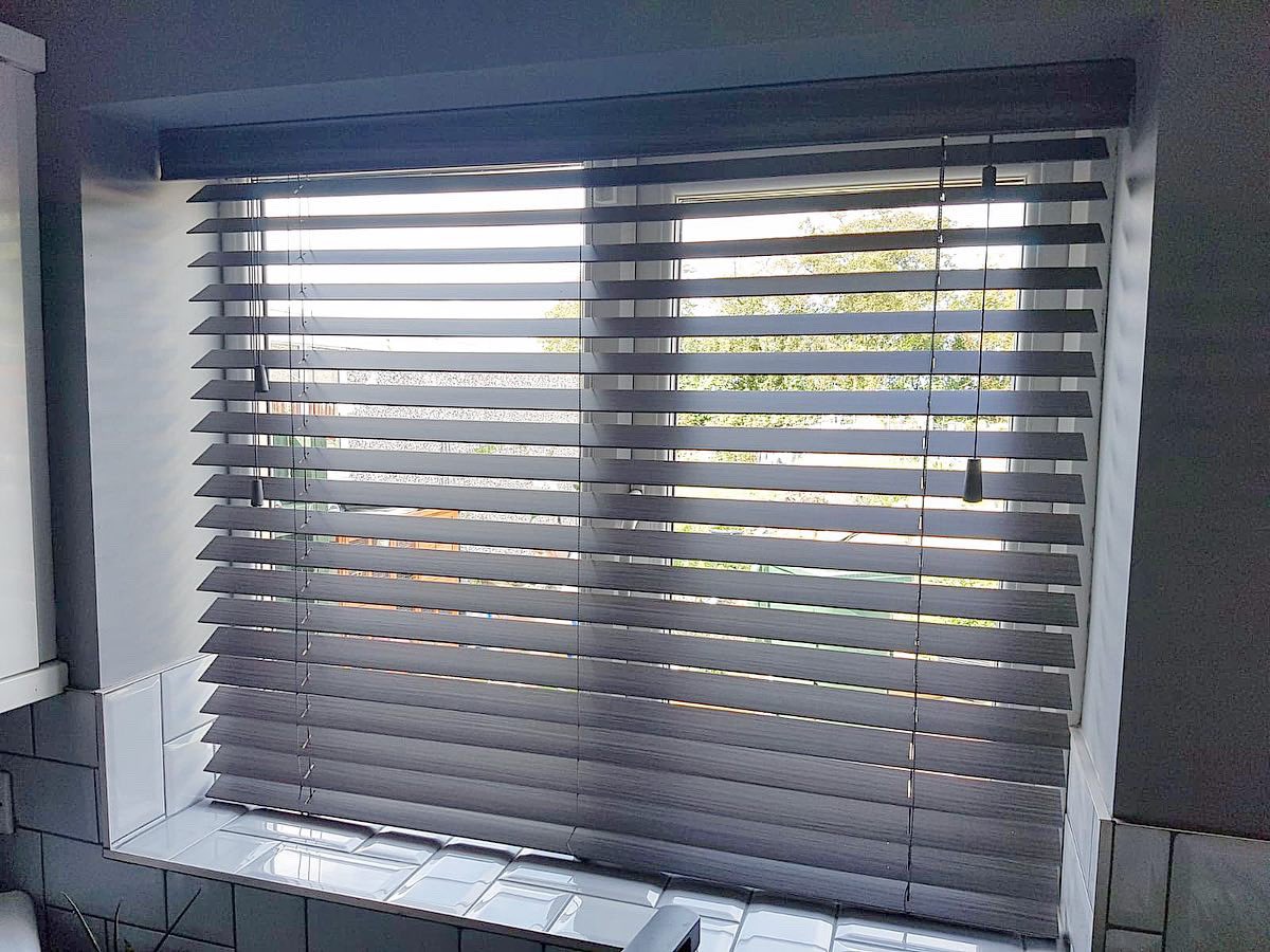 martinsblinds's tweet photo. Grey wood venetian blinds fitted in Little Houghton, Barnsley #woodvenetianblinds #greywoodvenetianblinds #venetianblinds #blinds #littlehoughton #middlecliffe #barnsley #blindsinbarnsley #blindsinlittlehoughton #blindsinmiddlecliffe #martinsblindsandshutters https://t.co/FLVT1KCos0