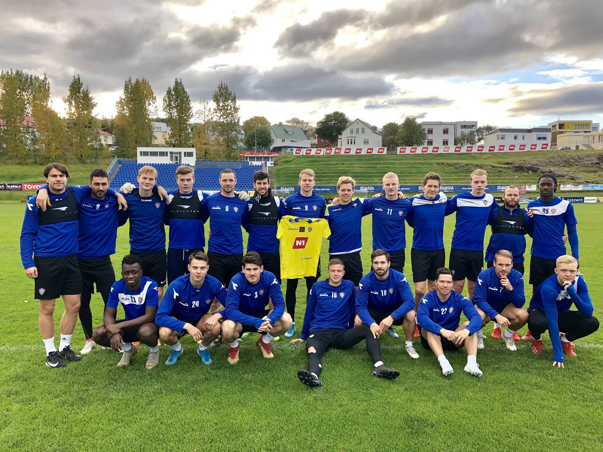davidcuerva21's tweet photo. @Ercaly La camiseta del @KAakureyri ya está lista para viajar. De Islandia, directa a @aratea_org para aportar un granito más de arena. La que estás liando Roberto, una alegría ver cómo se suma la gente a iniciativas como esta! 👏🏽 https://t.co/NvyfwK59xG