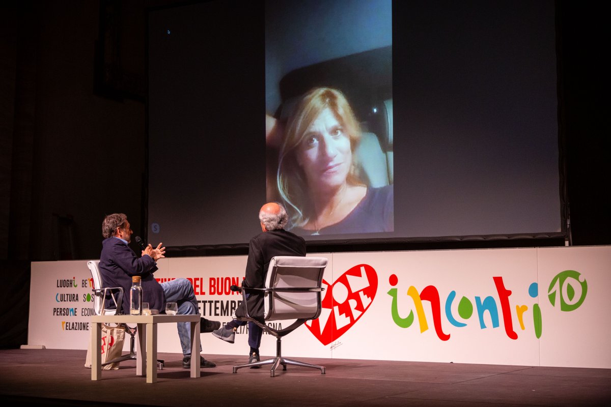 buon_vivere's tweet photo. Chi sta dalla parte giusta non perde mai.
La testimonianza di @FedeAngeli a #BV19.
#Ostia #ClanSpada #antimafia https://t.co/VA6Yy8WulD