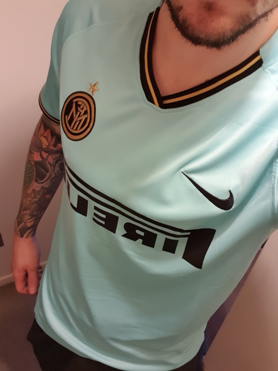 Ticker147's tweet image. Best kit out there this season. Not washing this wearing it forever! #kitporn #Inter #footykits