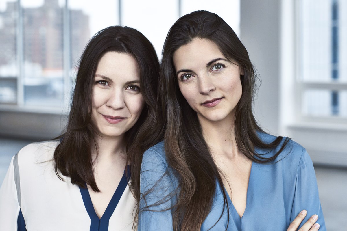 TheMuse's tweet photo. We'll be hosting a Facebook Live signing to celebrate the paperback version of @kmin and @acav's book #NewRulesofWork tomorrow September 25th at 2:00PM EST. We'll do a Q&A and provide a link to where you can purchase a signed copy of the book. RSVP now: https://t.co/DPfMn0eEC1 https://t.co/vjlpJNLSfy