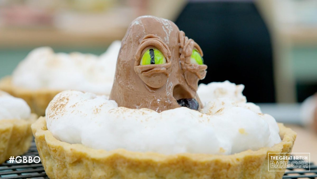 jodileighbee's tweet image. How are you going to send Helena home after she makes this piece of art #GBBO