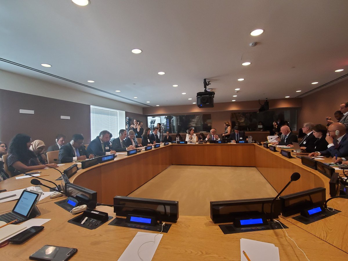 MoEnvmv's tweet photo. Maldives as a Large Ocean State called for Ocean Health, sustainability, livilihood and nexus between #ClimateChange and #oceans - Minister @DrHussainHassan #ClimateAction #ClimateEmergency https://t.co/aH70rQEJd0