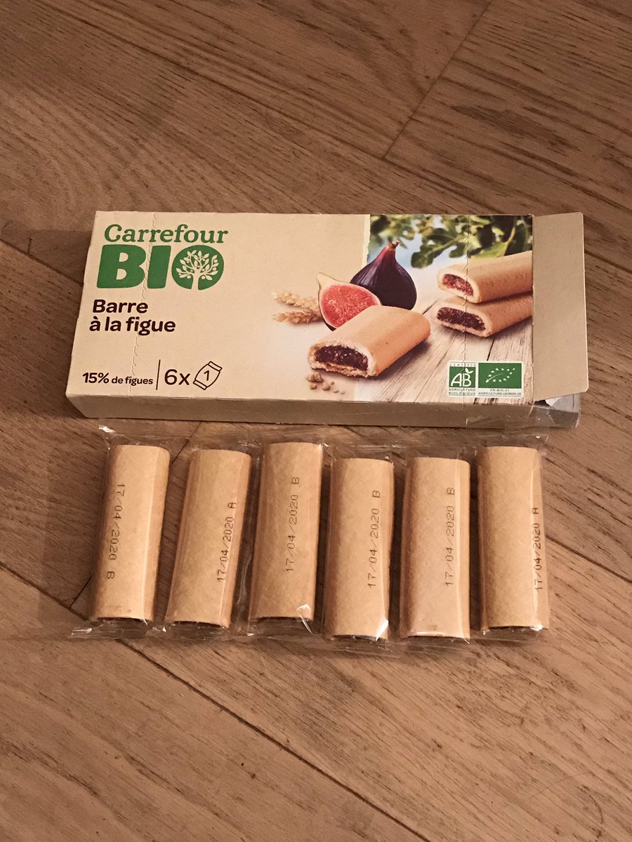AlbaneDc's tweet photo. .@GroupeCarrefour est-ce complètement utopique de vouloir mieux manger avec moins de déchets ? 7 emballages contre un seul pour la version non bio #bioetresponsable #zerodechets #leplastiquenonmerci https://t.co/SBLiwKMCxR