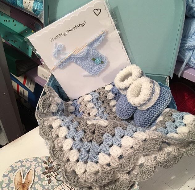 HandKnittedLove's tweet photo. Cutest baby’s first Peter Rabbit suitcase contains baby comforter granny square and matching bootees I have handmade cards to complete the gift too! #woolshop #Frodsham #babygifts #handmade #babycomforter #grannysquare #babybootees #indie https://t.co/fjJCR5uumO