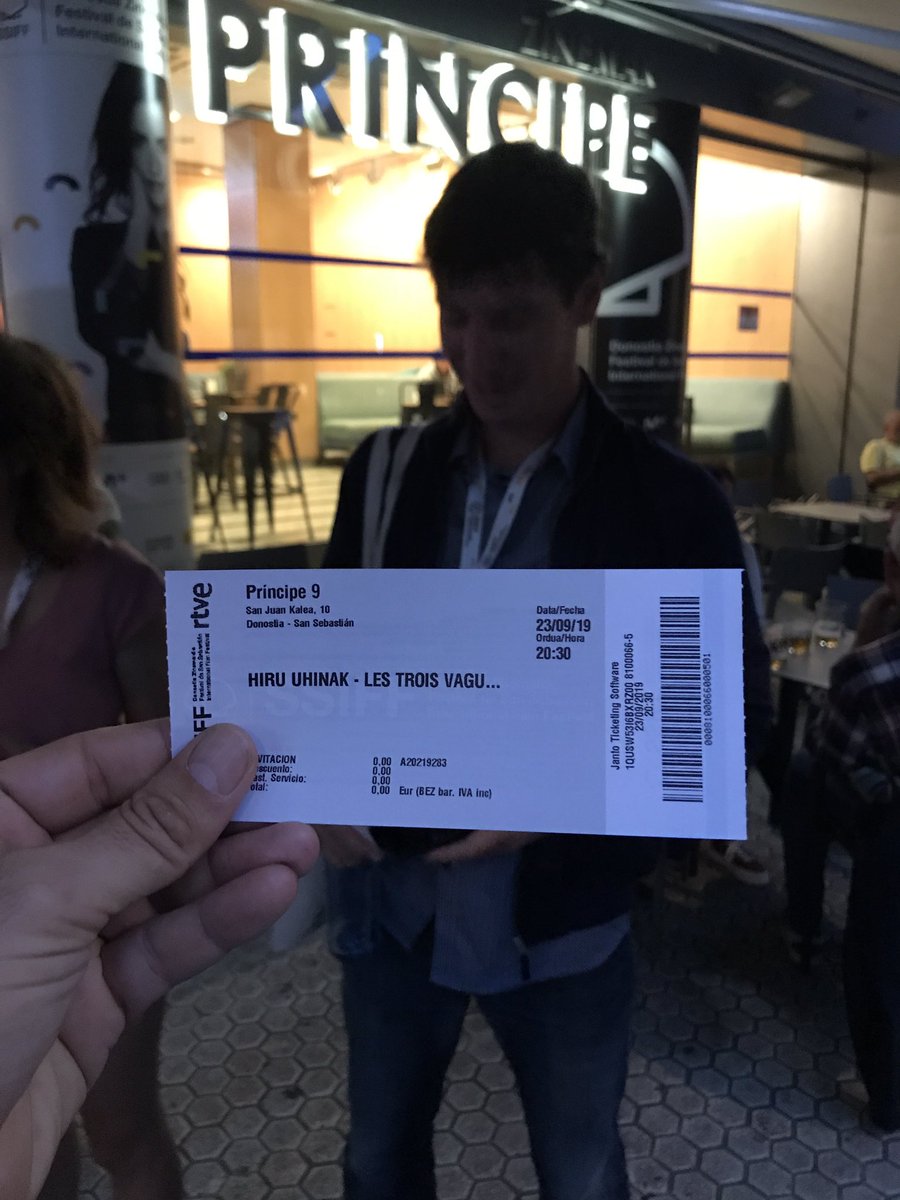 HIRU UHINAK LES TROIS VAGUES DE Loic Legrand en sélection #ZINEMIRA <a href="/sansebastianfes/">Donostia Zinemaldia - Festival de San Sebastián</a> coprod @tv7bordeaux  soutien <a href="/NvelleAquitaine/">Nouvelle-Aquitaine</a> <a href="/ALCA_NAquitaine/">ALCA</a> #UnImmensePlaisir ❤️