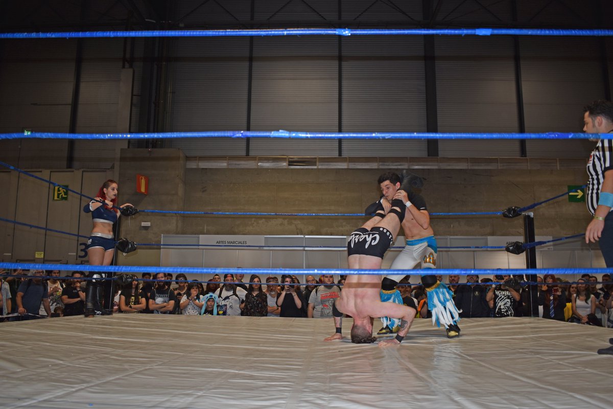 IssIPw's tweet photo. Fotos del fin de semana en el show de @RCWSpain @Japan_Weekend 

📸@whatsername13_ https://t.co/PKhQsbt0tl