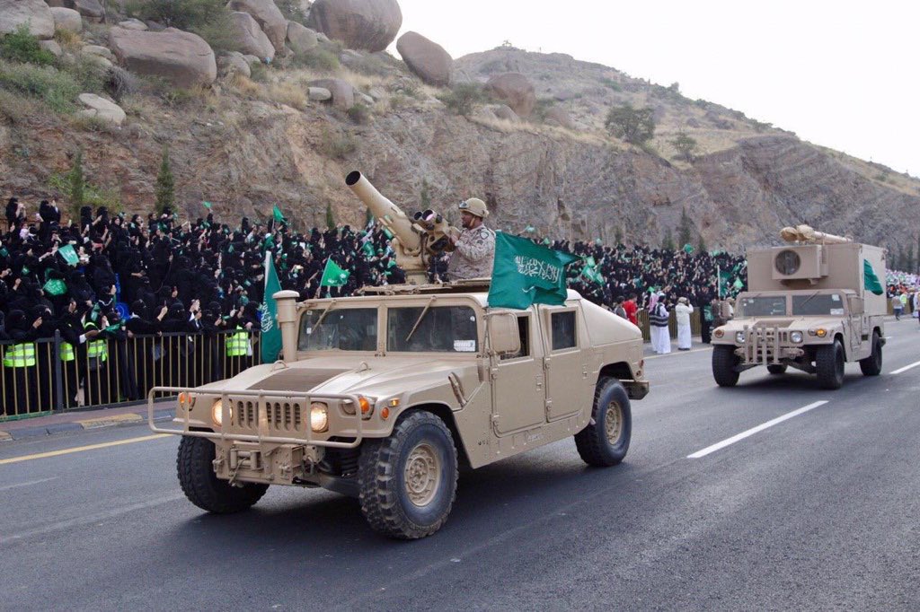 moe_gov_sa's tweet photo. أكثر من 8 آلاف طالب وطالبة من #تعليم_عسير يشاركون في فعاليات #اليوم_الوطني، برعاية سمو أمير المنطقة الأمير تركي بن طلال.
#همة_التعليم_قمة_للوطن
⁧#همة_حتى_القمة https://t.co/7bYCzaNyXi