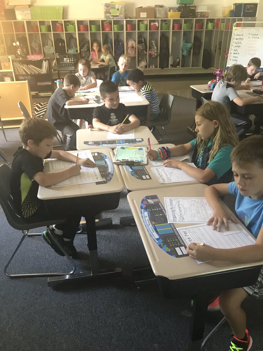 JmccabeMccabe's tweet photo. These kids are so focused and excited to share their opinion writing. #mortonchat #mortelstars https://t.co/izjwtGtzA8