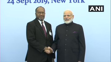 ndtv's tweet image. PM Narendra Modi at the India-Pacific Islands Leaders&apos; meeting in New York. 

Live updates here: ndtv.com/india-news/pm-…

(Photos: ANI)