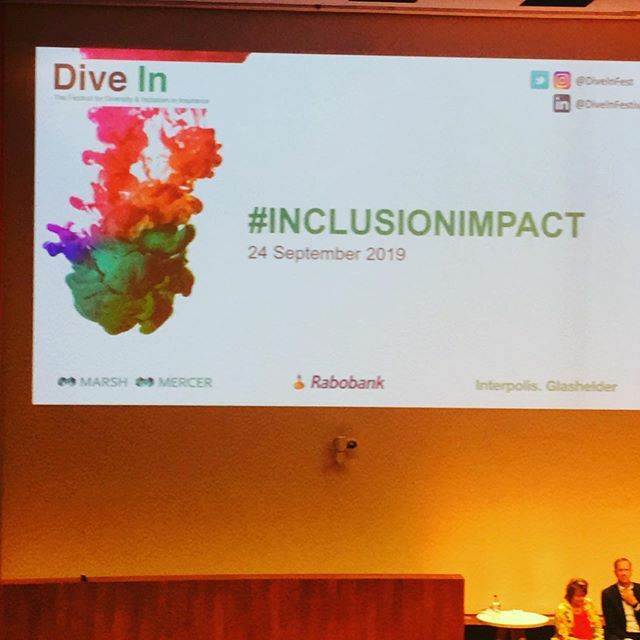 Vandaag waren we op het dive in festival waar het gaat inclusie en diversiteit. Mooi om te zien dat er zo veel mensen mee bezig zijn. Maar ook een lastig onderwerp wel/geen vrouwen quota, ligt het bij de top of juist bottom up. Wij geloven dat het begint bij inclusie. Durf e…