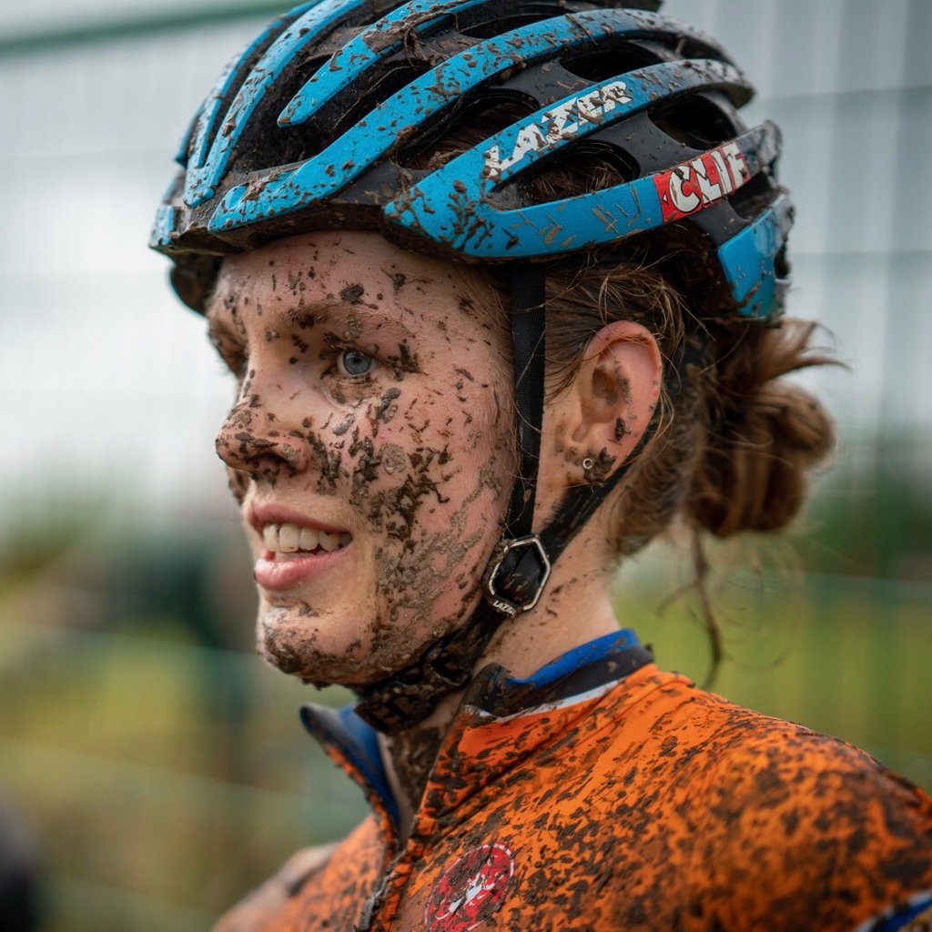 bikeflights's tweet photo. It takes a team. Goals that are set early in the season are not achieved without support. True competitors shine through the adversity and @teamsandmcx is shining so bright. Congratulations on a stellar weekend @trekcxcup 

Thank you @lcn_pdx for these photos 📸🔥 https://t.co/fb9UVp6271