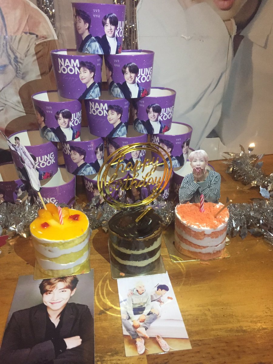 ARMY_Batam's tweet photo. The Luminous One
Cup event ๐๐๐
.
By ๐
@SOLID_RM
@eternalmoon9597
#theluminousone #JKRMDAY #armybatam https://t.co/Ln192Crysk