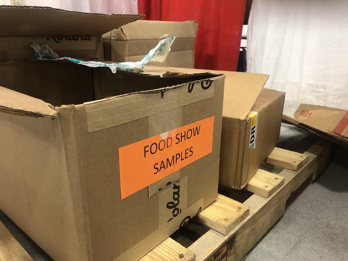 NASDAnews's tweet photo. That’s a wrap! Right now, hundreds of left over food product samples are being collected for the Bahamian Relief Fund to be donated to those who’ve suffered tremendous losses from #HurricaneDorian. #EndFoodWaste
#afbshow23
@WTCMiami @afbshow @USDA @USDAForeignAg https://t.co/n1DaFF8PsX