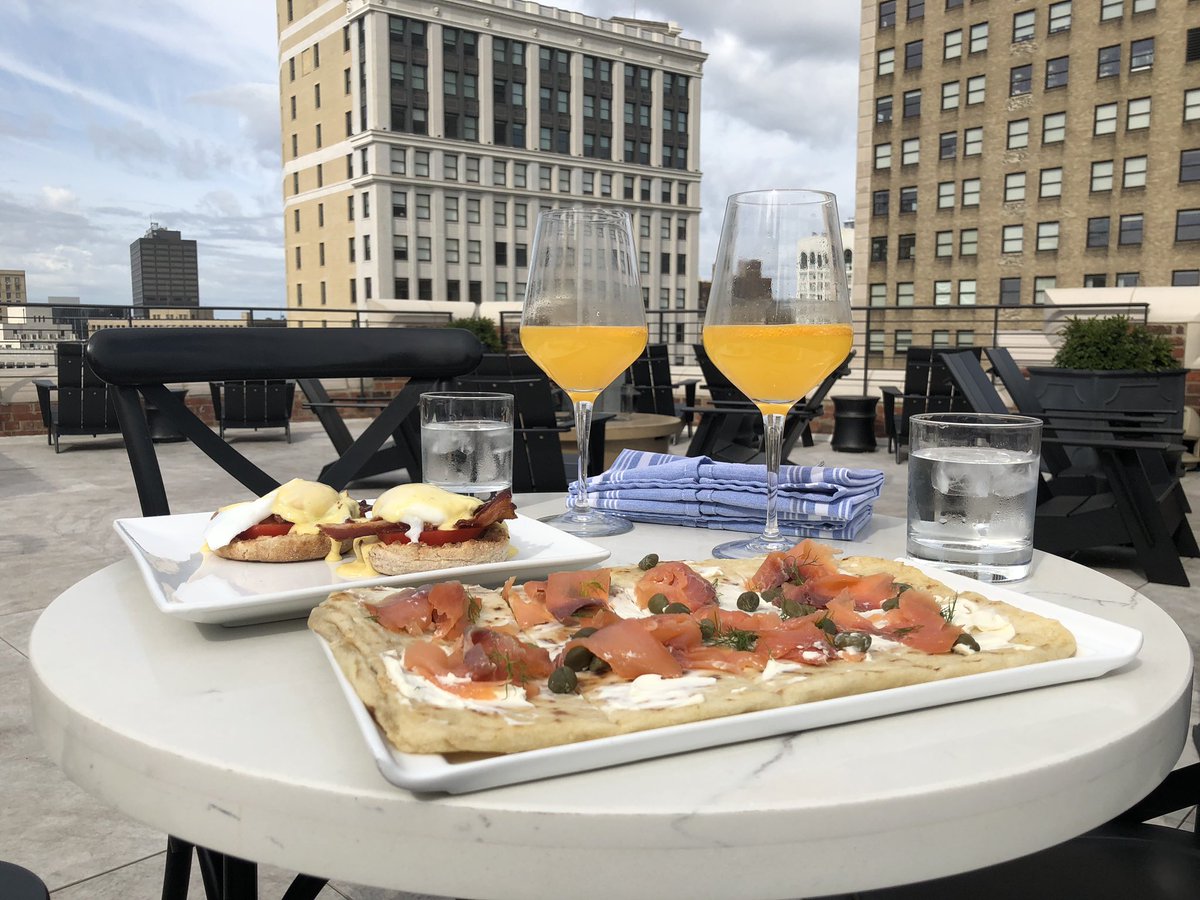 monarchclubdet's tweet image. Sunday just got a whole lot more funday! This Sunday at 10 a.m., be one of the first people to try our mouthwatering brunch menu. 🥂🍾