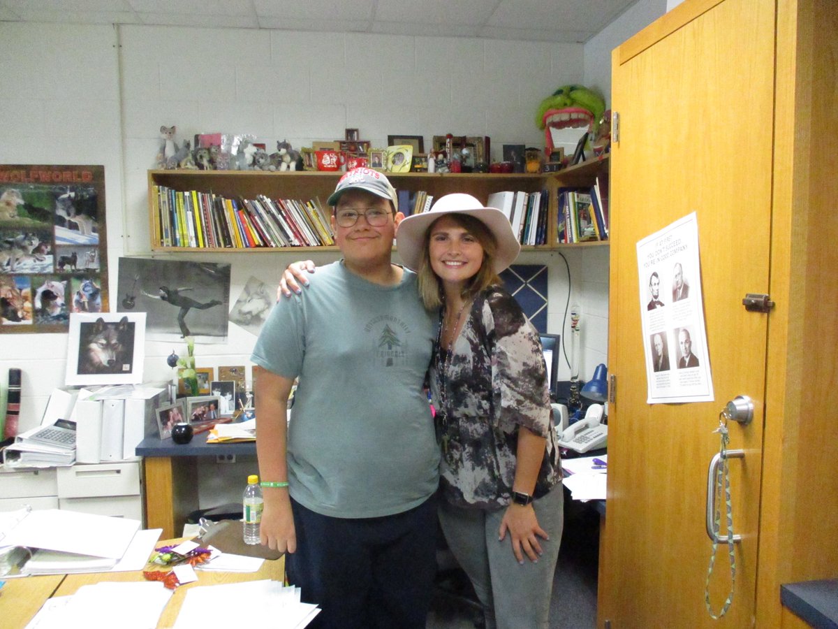 DmsWolves's tweet image. Hat Day!